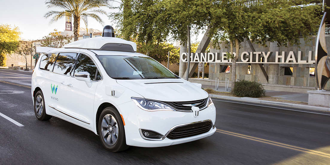 Une Waymo produite par Alphabet, la maison mère de Google. En pointe sur la voiture autonome, la firme a récemment réduit ses ambitions.