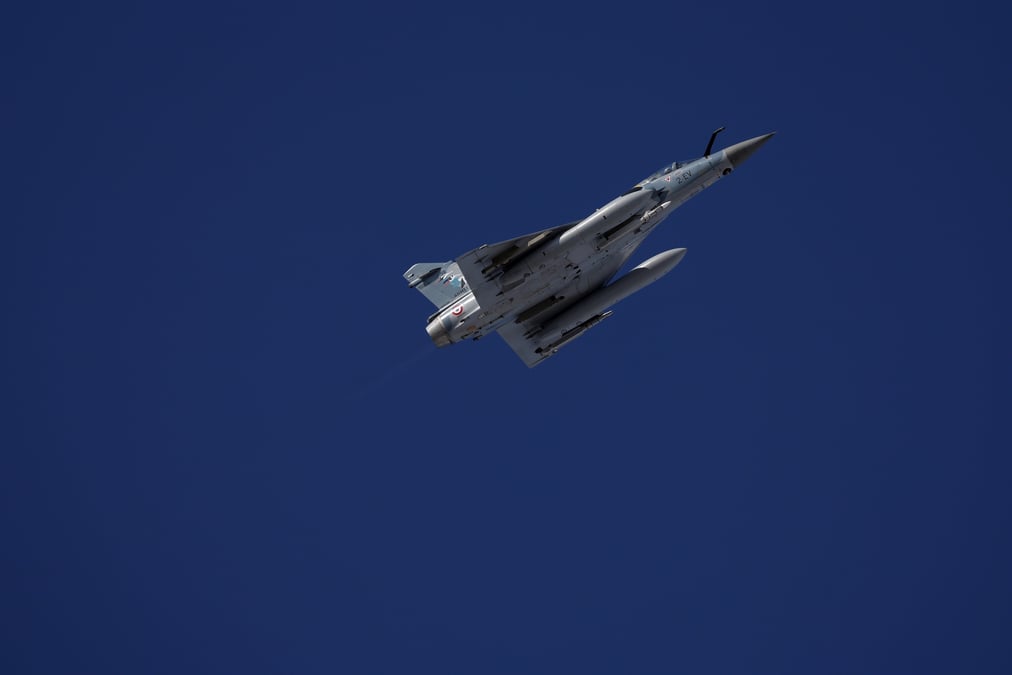 La france va fournir des mirage 2000-5 a l'ukraine, dit macron