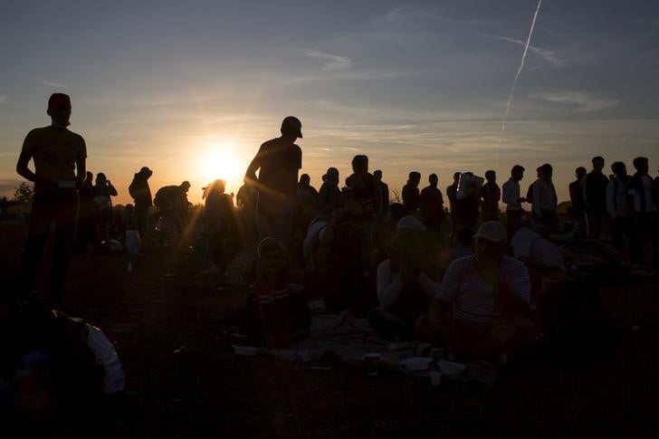 Les etats-unis promettent d'accueillir plus de refugies