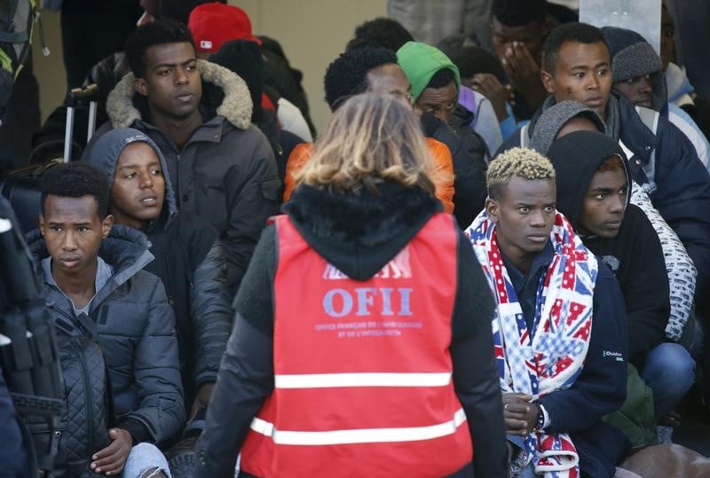 Philippe defend une volonte d'"efficacite" sur l'immigration