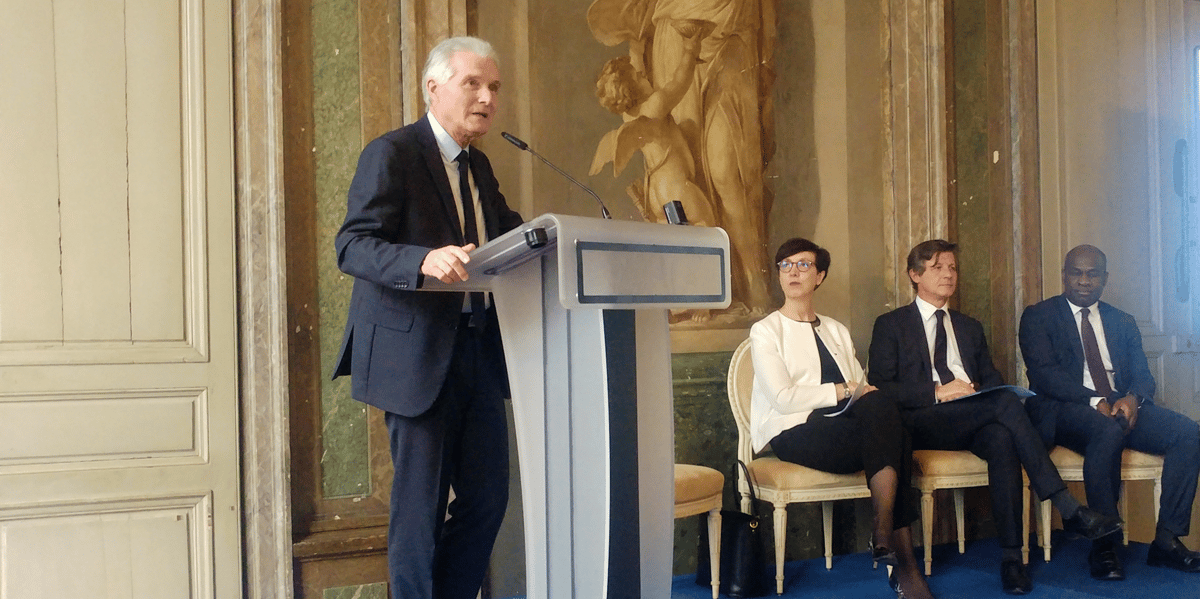 Patrick Bobet, le président de Bordeaux Métropole, Stéphanie Rivoal, secrétaire générale du sommet, Nicolas Florian, maire de Bordeaux, et Pierre de Gaétan Njikam, 3e adjoint au maire de Bordeaux chargé des partenariats avec l'Afrique.