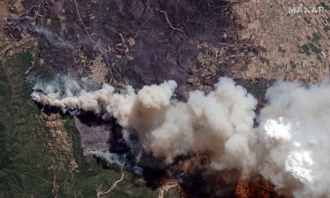 Une image satellite montre des incendies de foret a alexandroupolis, en grece