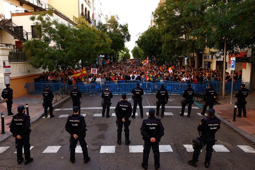 Manifestation a madrid contre le projet d'amnistie catalane