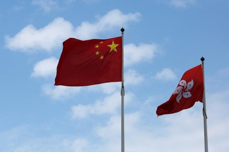 Deux independantistes de hong kong empeches de sieger