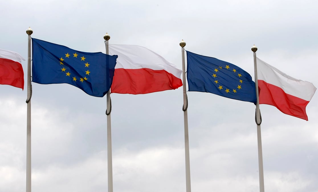 L'ue va porter plainte contre la pologne devant la cjue