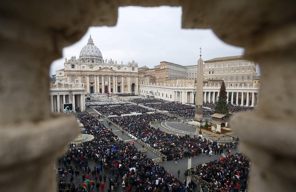 Des milliers de fideles au vatican pour l'ouverture de l'annee sainte