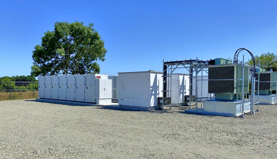 En reprenant les équipes et la quasi totalité des actifs de la PME Sabella, Entech Smart Energies renforce ses capacités dans l'hydrolien et les énergies marines renouvelables. Côtée en bourse, cette entreprise technologique est spécialisée dans la conversion, le stockage et le pilotage intelligent des énergies renouvelables (solaire, hydrogène, ENR).