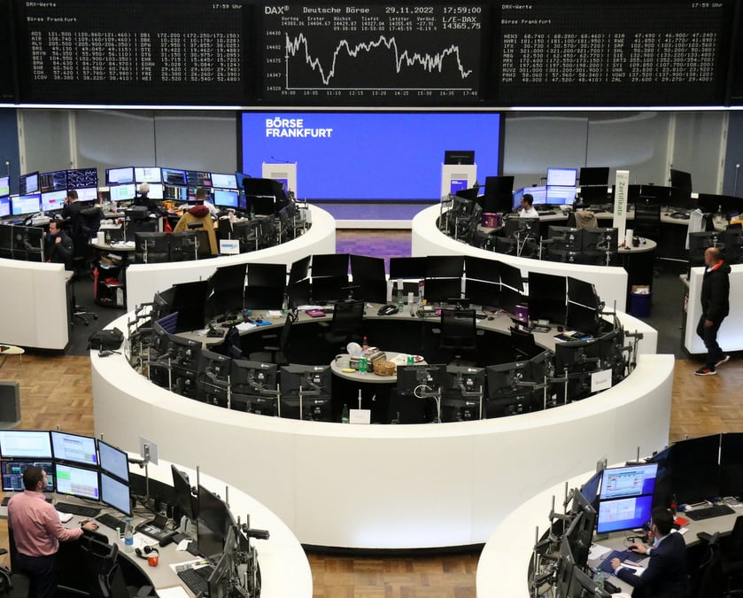 Le graphique de l'indice des prix des actions allemandes dax est photographie a la bourse de francfort