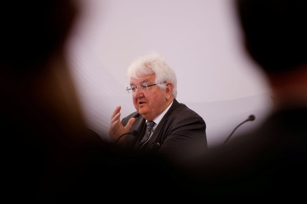 Robert holzmann s'adresse aux medias