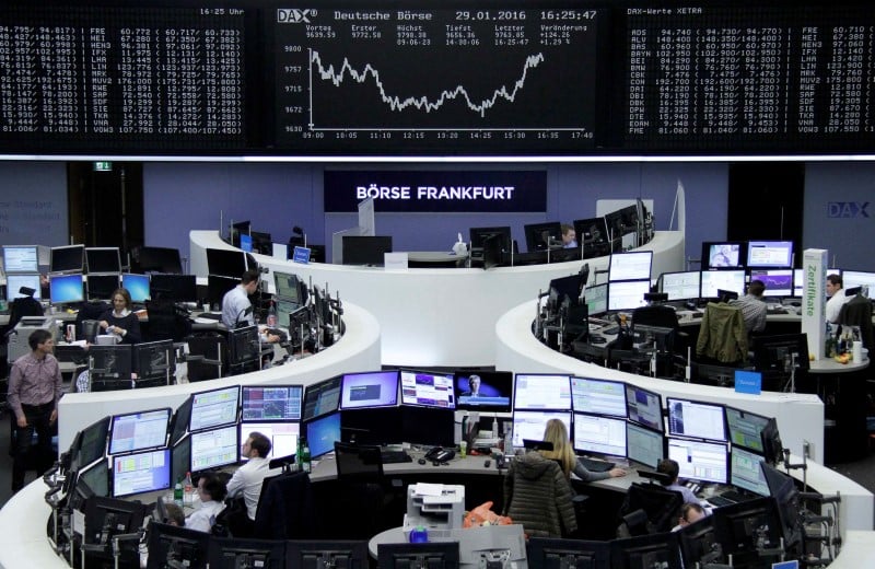 Les bourses europeennes terminent en hausse