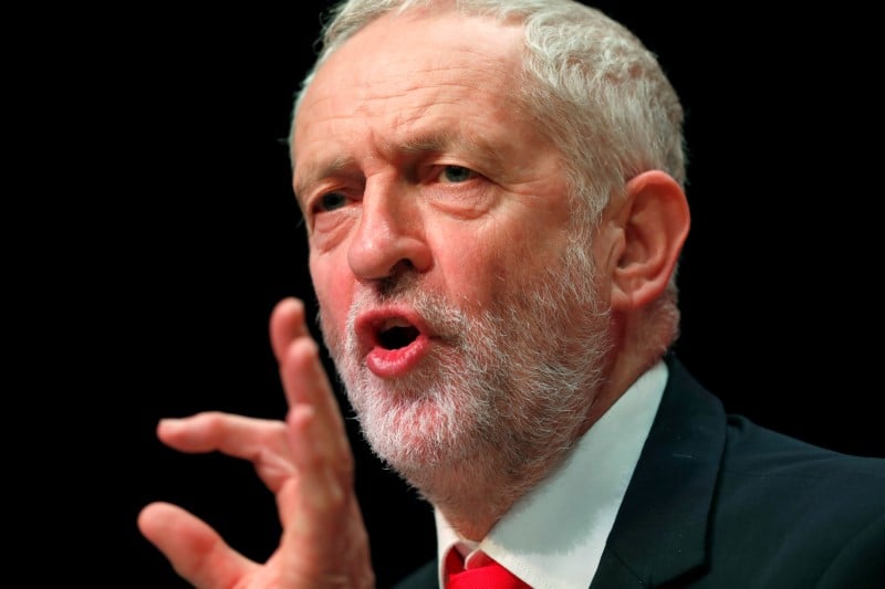 May incapable de negocier un bon accord de brexit, dit corbyn (labour)