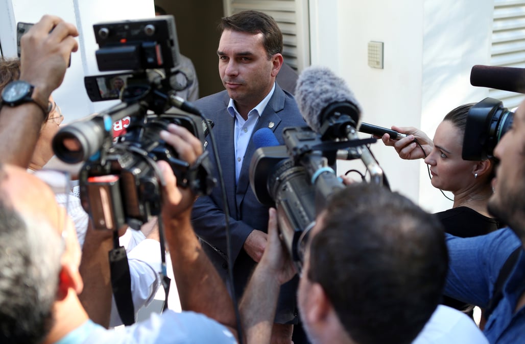 Bresil: reouverture d'une enquete visant un fils de bolsonaro