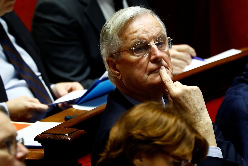 C'est la première fois de la Ve République que le gouvernement tombe après avoir engagé sa responsabilité sur un texte.