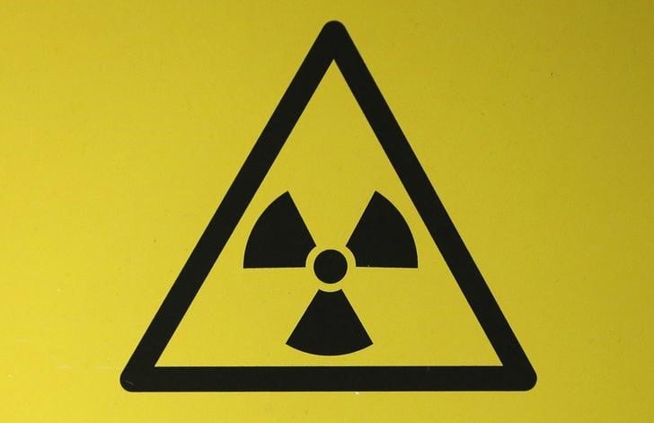 Des antinucleaires "sabotent" une voie ferree en haute-vienne
