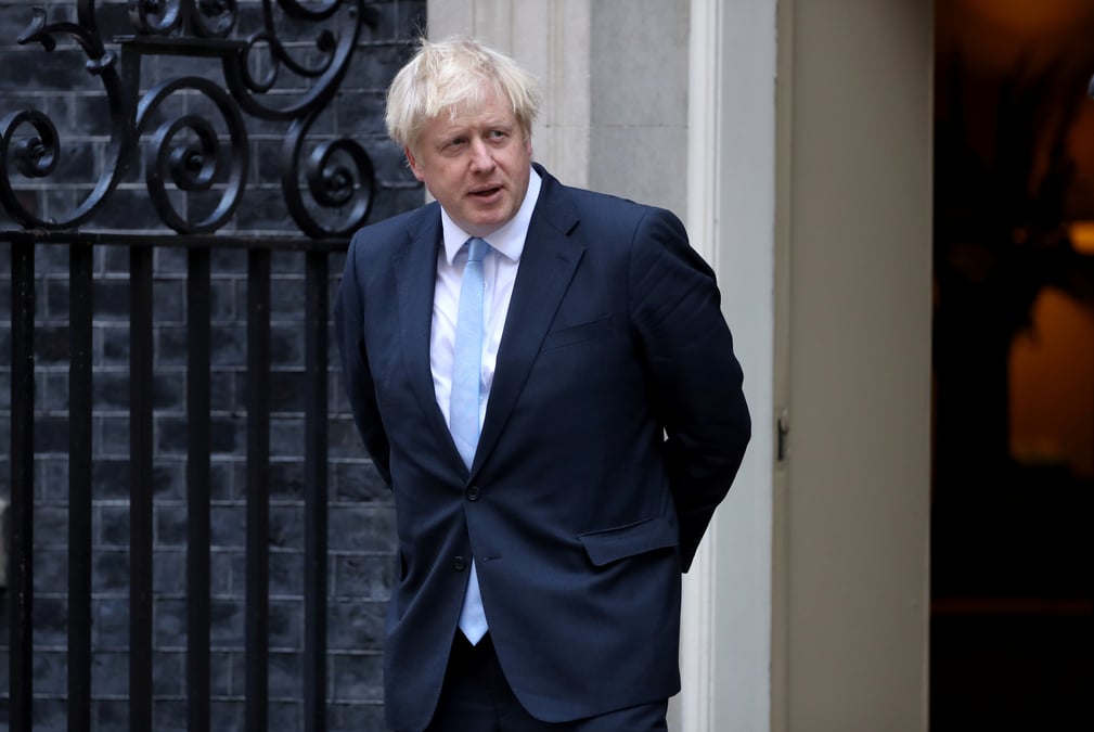Boris johnson dement avoir menti a la reine