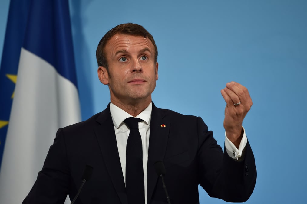 Face a une otan "en mort cerebrale", macron presse l'europe de "se reveiller"
