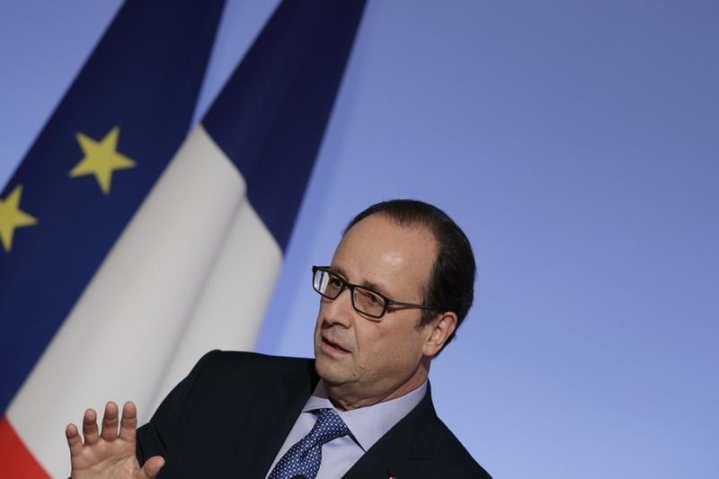 La cote de François Hollande atteint un nouveau plus bas à 12%