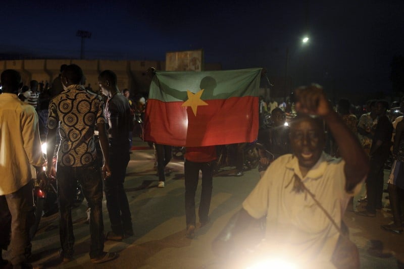 L'armee demande aux putschistes de deposer les armes au burkina faso
