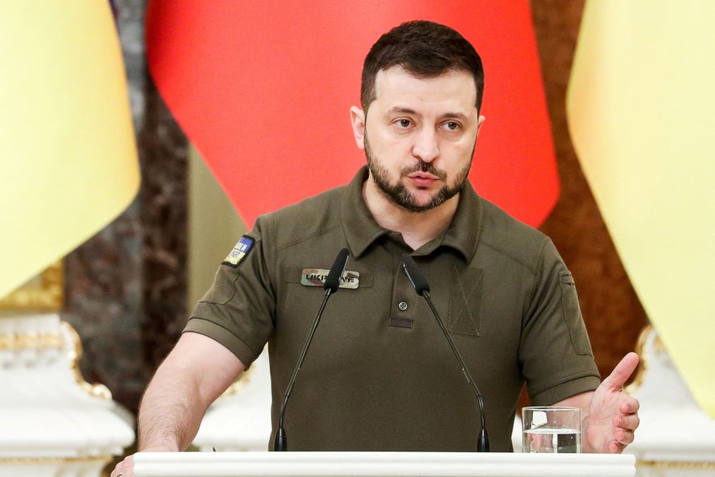 L'ukraine prepare un "livre des bourreaux" pour recenser les crimes de guerre-zelensky