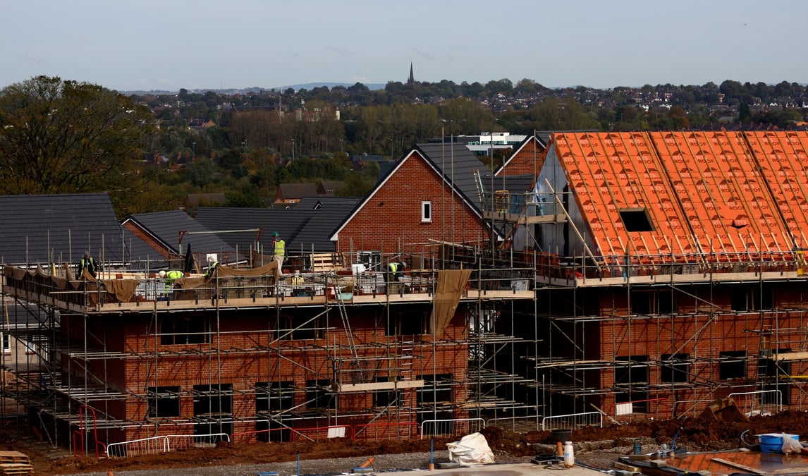 Sur le trimestre, l'augmentation concerne les réservations de nouvelles constructions (+2,4%) et celles de logements neufs en construction sur existant (+10,4%), précise le ministère.