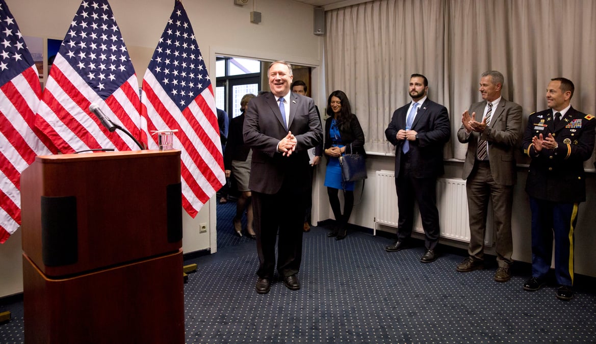 Pompeo flatte l'otan mais reste intraitable sur l'iran et le budget
