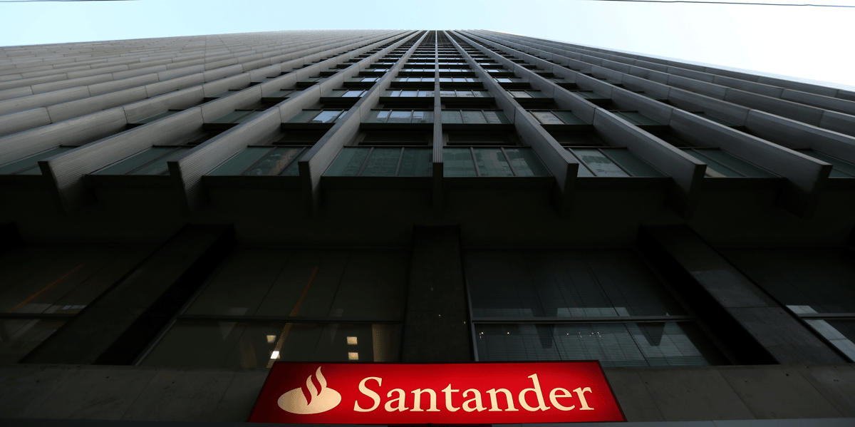 Le benefice net de santander freine par la grande-bretagne