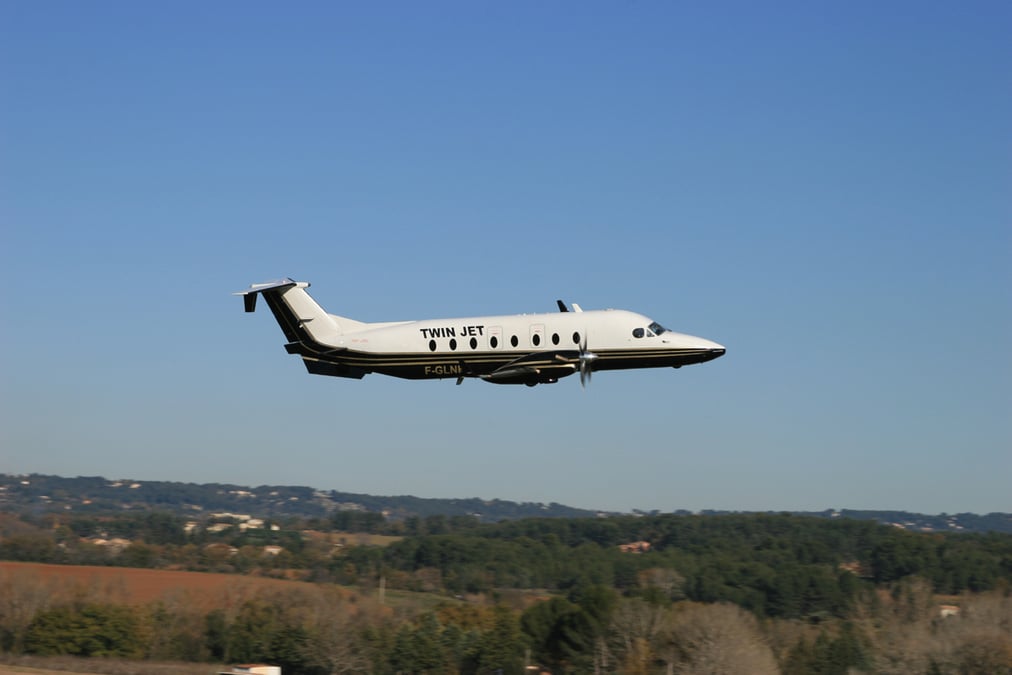 Twin Jet, qui officie déjà sur une dizaine de lignes régulières régionales en France, opère à nouveau la liaison entre Le Puy et Paris avec un avion de 19 places.