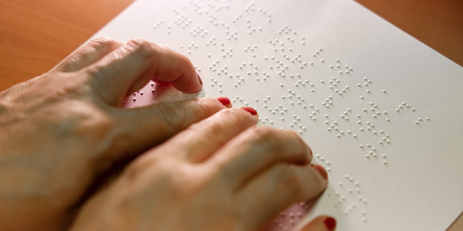 À la différence du livre audio, le braille aide à l’apprentissage de l’orthographe.