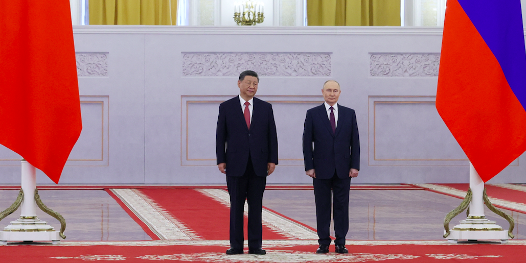 Xi Jinping et Vladimir Poutine, jeudi 8 mai 2025, à Moscou.