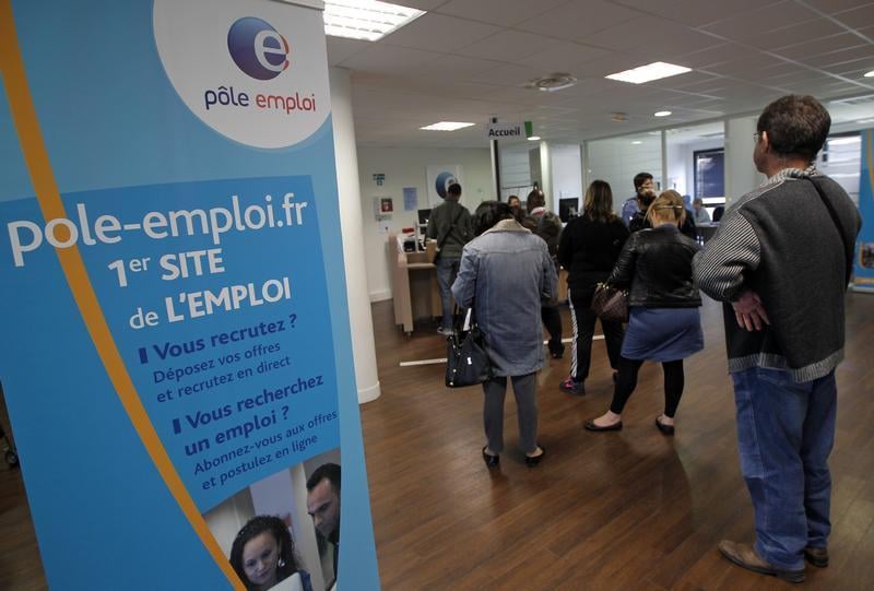 La baisse du chômage "prendra le temps nécessaire", dit Hollande