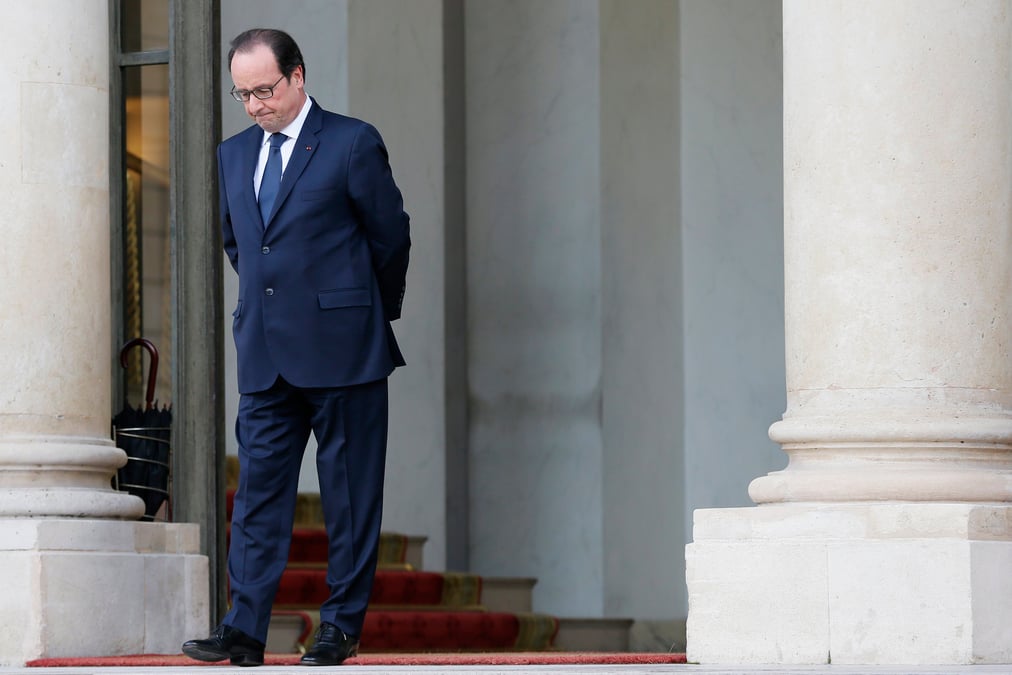 Hollande exclut de changer de ligne apres les departementales