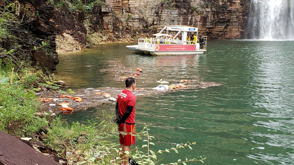 Bresil: sept morts apres la chute d'un rocher dans le sud-est du pays