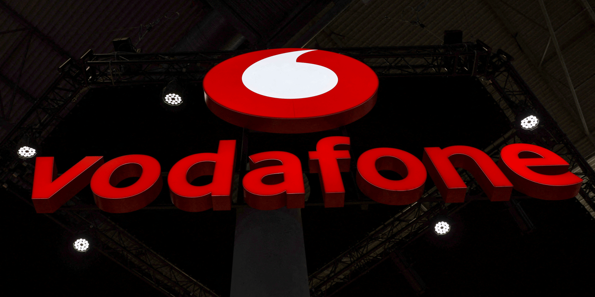 Logo de vodafone au congres mondial de la telephonie mobile (mwc) 2023