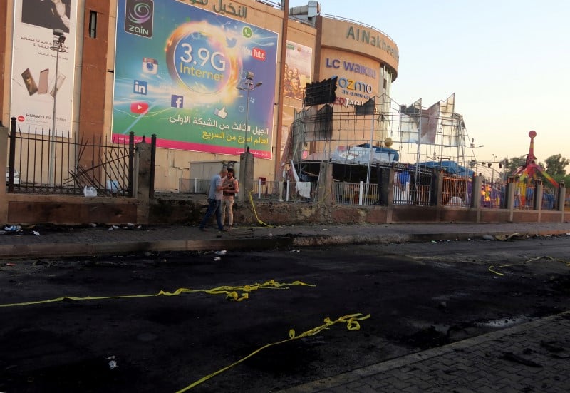 Un centre commercial cible d'un double attentat suicide a bagdad