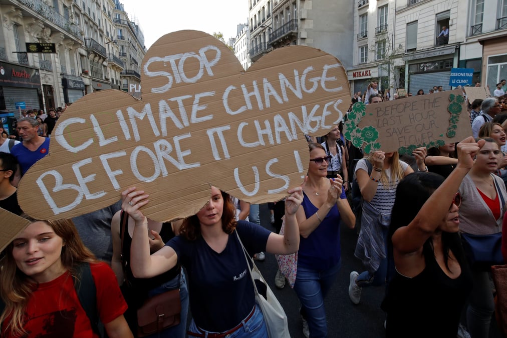 Plus de 12.000 participants a la "marche pour le climat" a paris