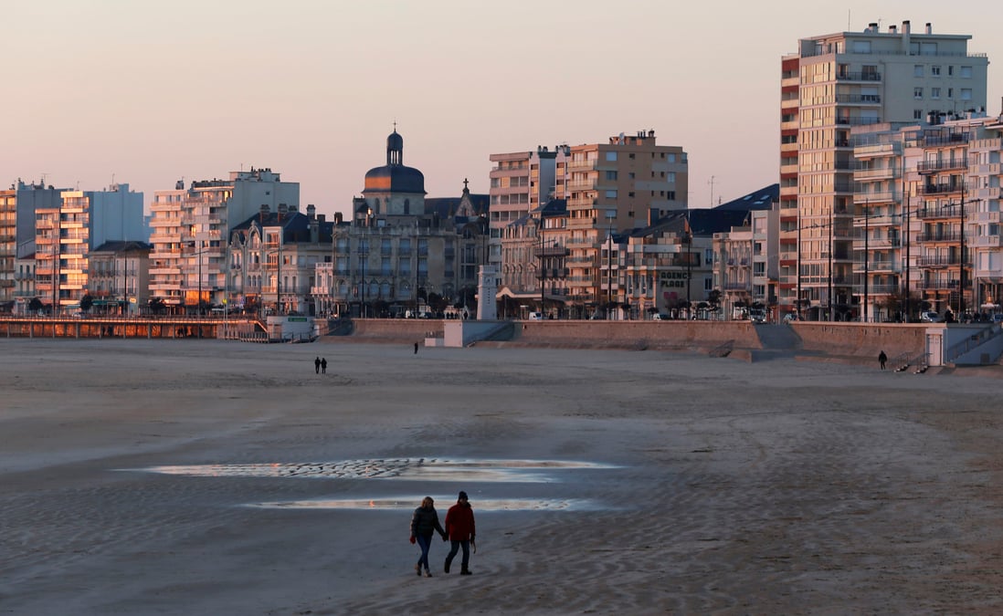 Le maire des sables d'olonne s'attaque aux residences secondaires