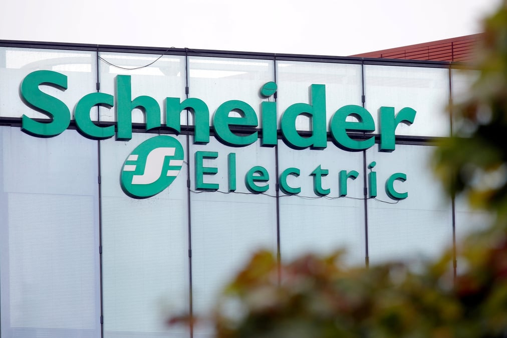 Schneider electric confirme ses objectifs 2021 malgre les tensions logistiques