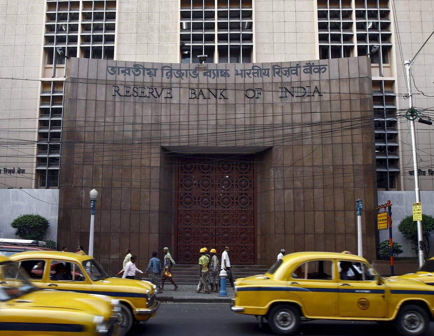L'inde abaisse ses taux pour preserver la croissance