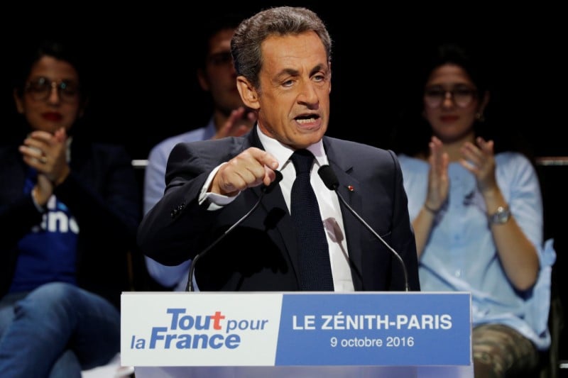 Sarkozy en demonstration a paris