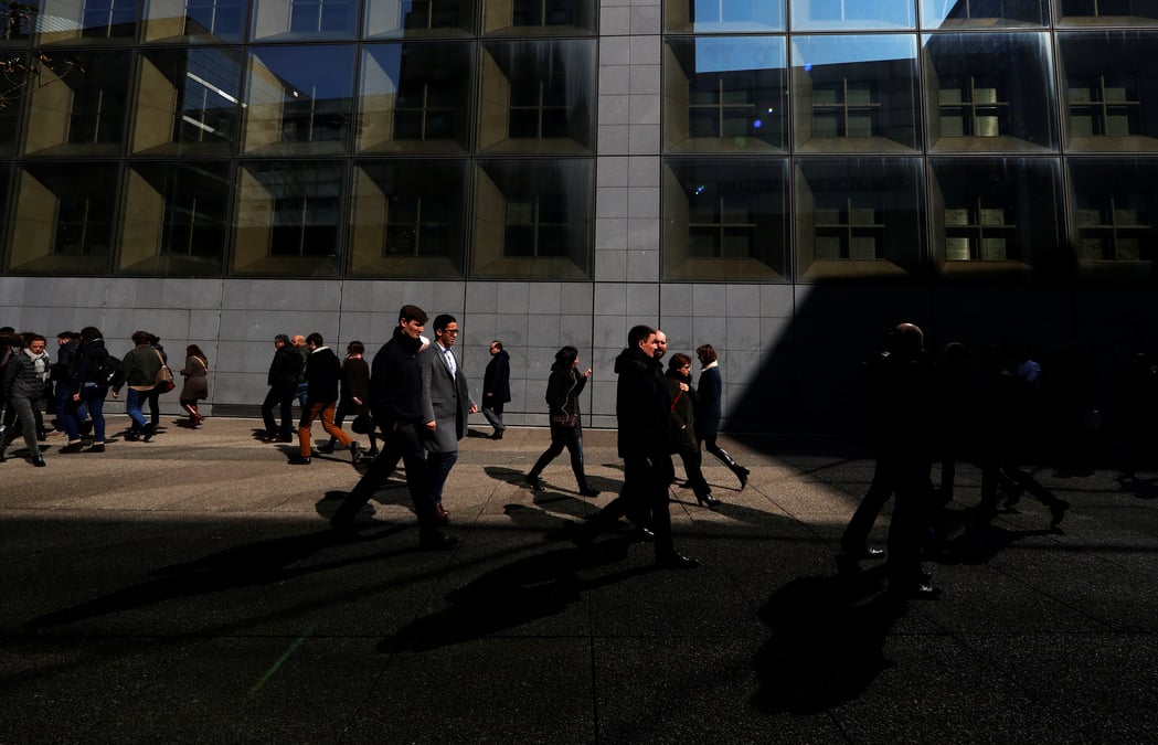 Adoption du texte controverse sur le "secret des affaires"