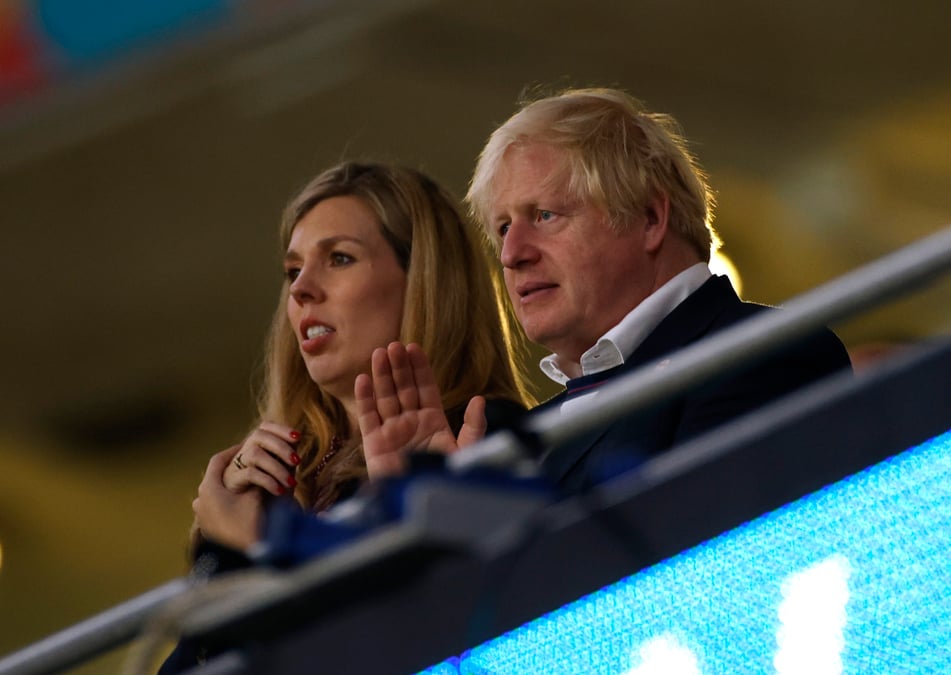 Football: johnson condamne les insultes racistes contre trois joueurs anglais