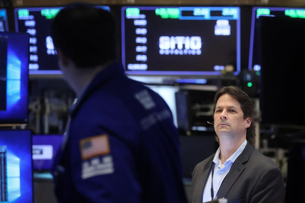 Wall street stagne a l'ouverture, la saison des resultats se poursuit