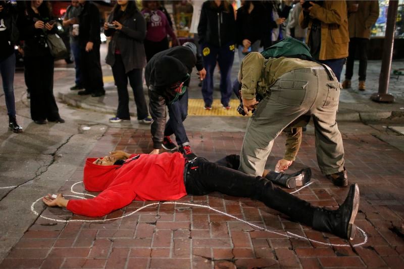 Heurts en Californie contre les violences policières
