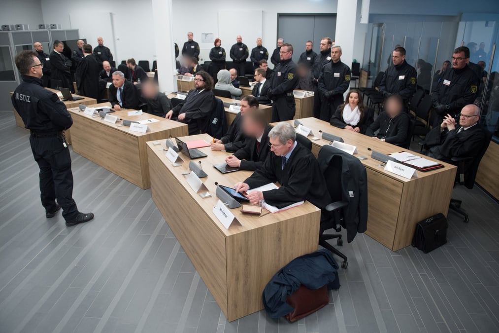 Prison pour des militants d'extreme droite en allemagne