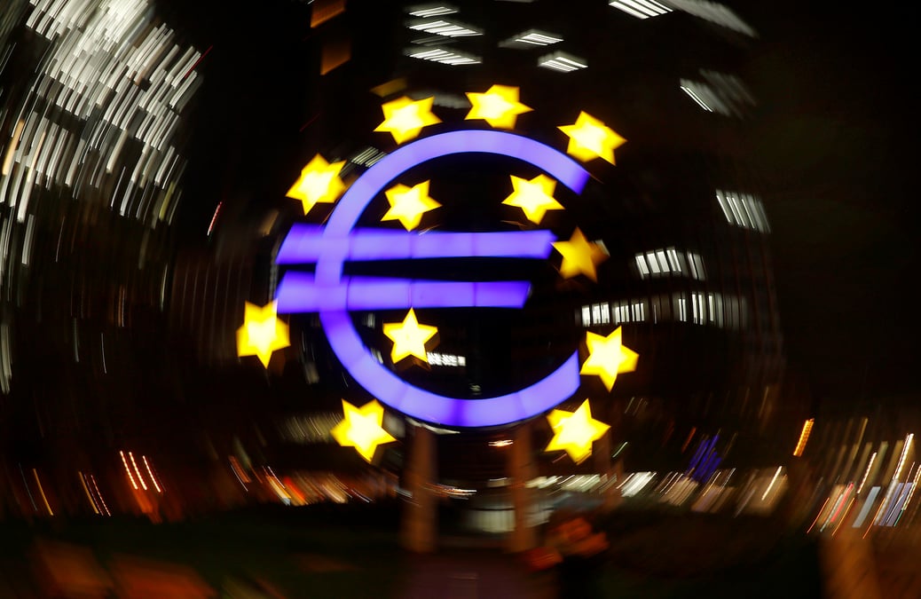 La bce maintient sa politique monetaire, confirme son orientation sur les taux