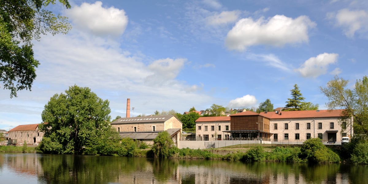 L’atelier Hermès (à droite) qui accueillera la Cité du Cuir.