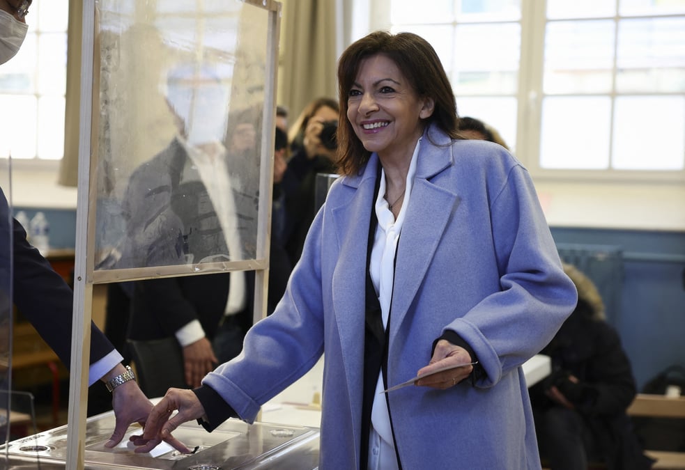 France 2022: hidalgo appelle a voter macron au second tour