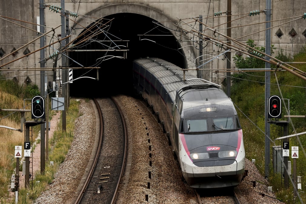 Un tgv, pres de paris