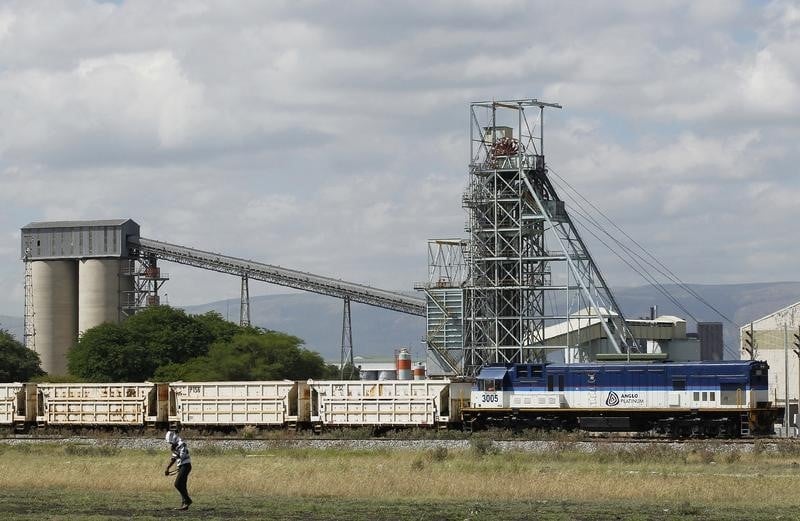 Le benefice d'amplats bondit, options ouvertes pour les mines