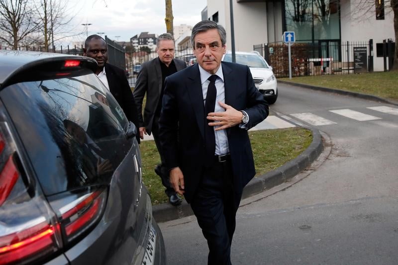 Francois fillon cherche du soutien aupres de nicolas sarkozy